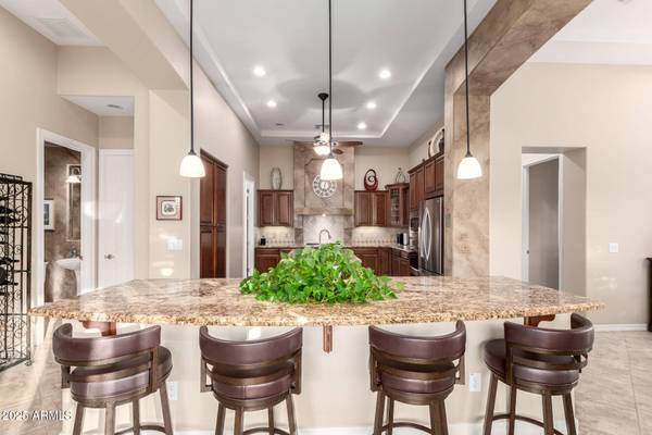 12701 W DALE Lane, Peoria, AZ 85383