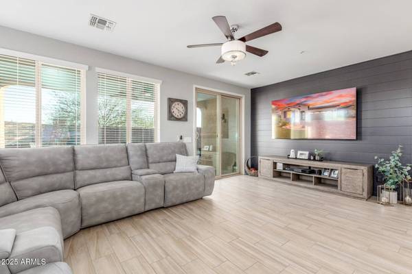 12765 W BURNSIDE Trail, Peoria, AZ 85383