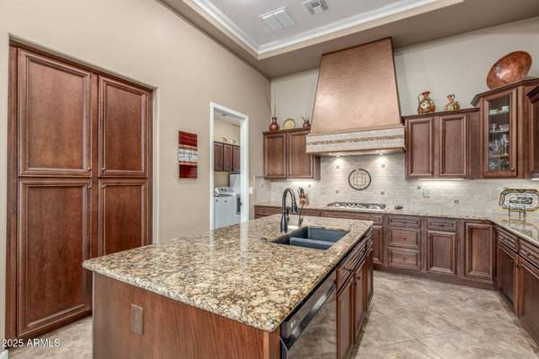 12773 W DESERT VISTA Trail, Peoria, AZ 85383