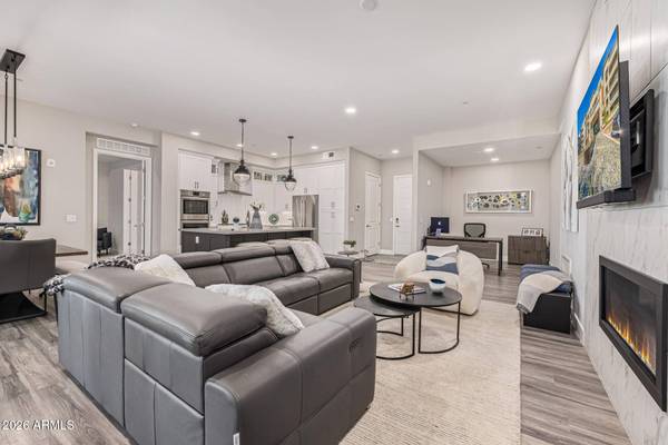 5250 E DEER VALLEY Drive #156, Phoenix, AZ 85054