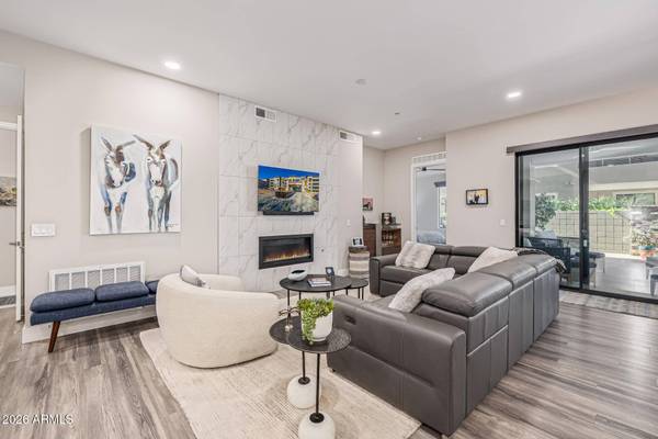 5250 E DEER VALLEY Drive #156, Phoenix, AZ 85054