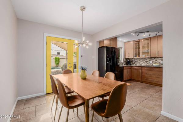 2145 W INDIANOLA Avenue, Phoenix, AZ 85015