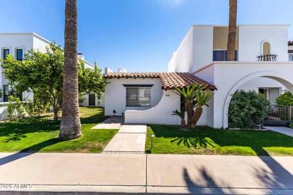 1919 E MEDLOCK Drive, Phoenix, AZ 85016