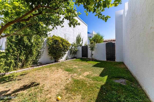 1919 E MEDLOCK Drive, Phoenix, AZ 85016