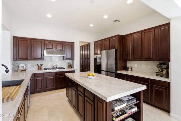 12503 W RED HAWK Drive, Peoria, AZ 85383