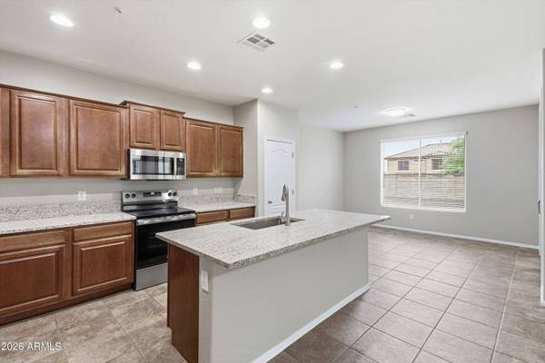 12567 W BLACKSTONE Lane, Peoria, AZ 85383