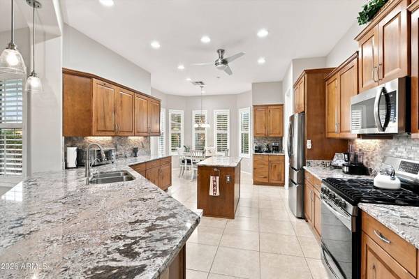 12370 W ROBERTA Lane, Peoria, AZ 85383
