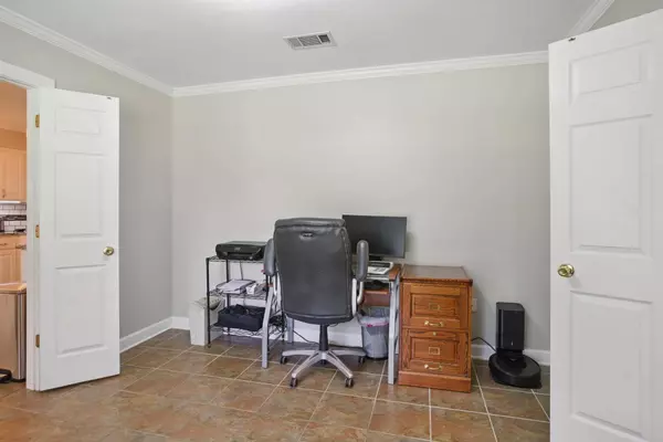 210 Longleaf Dr., Petal, MS 39465