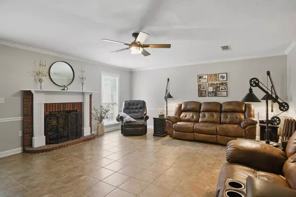 210 Longleaf Dr., Petal, MS 39465