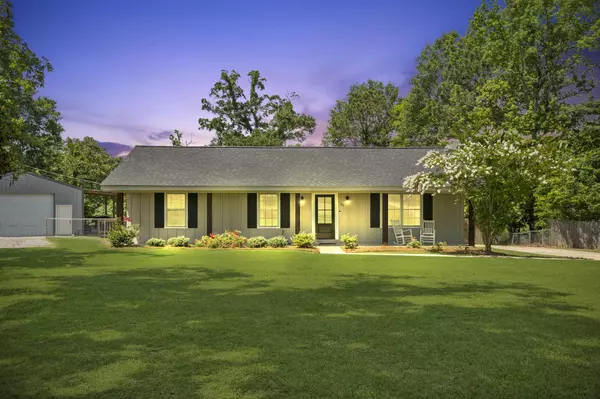 88 Lakeview Dr., Petal, MS 39465