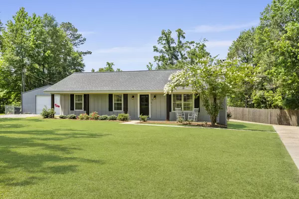 88 Lakeview Dr., Petal, MS 39465