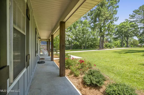 88 Lakeview Drive, Petal, MS 39465