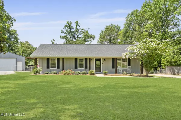 88 Lakeview Drive, Petal, MS 39465