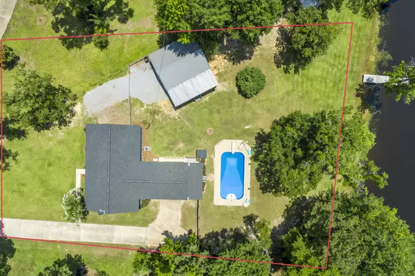 88 Lakeview Dr., Petal, MS 39465