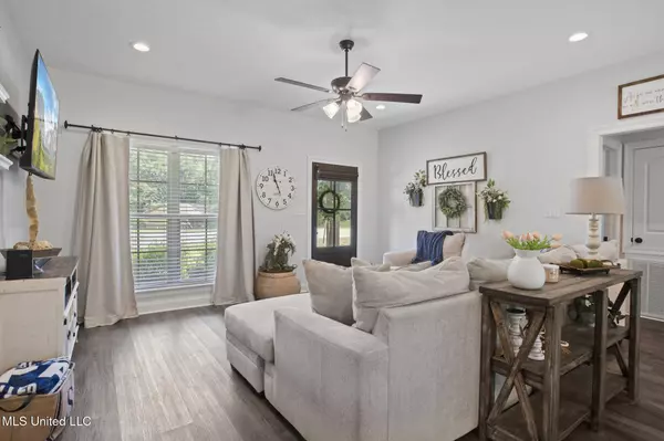 87 Sandy Lane, Hattiesburg, MS 39402