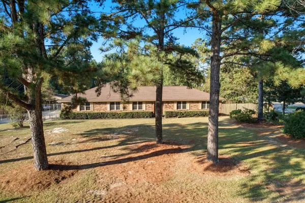 101 Greenwood Dr., Hattiesburg, MS 39402