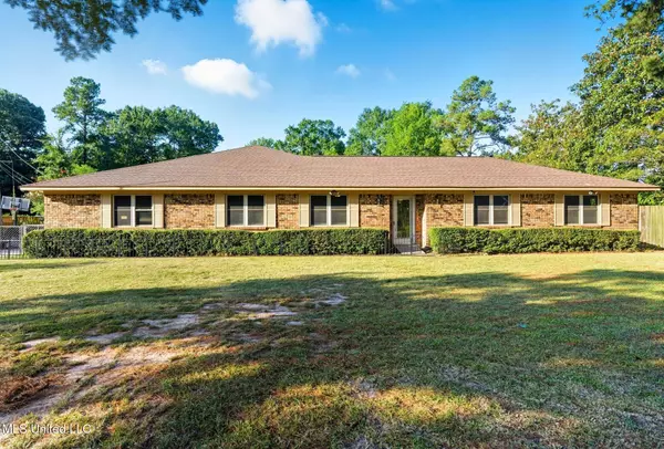 101 Greenwood Drive, Hattiesburg, MS 39402