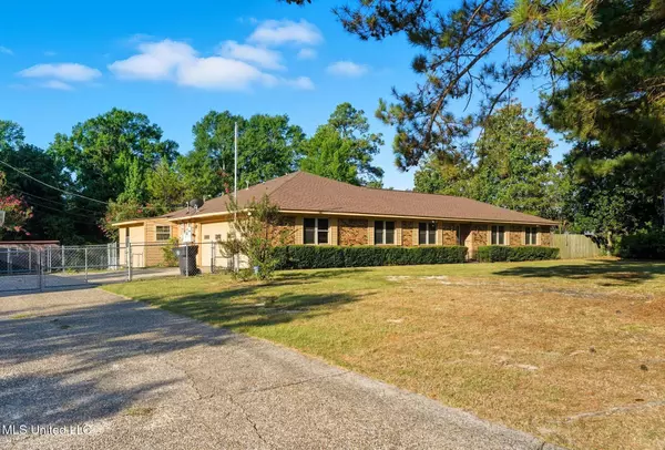 101 Greenwood Drive, Hattiesburg, MS 39402