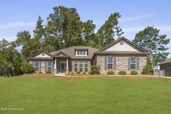 14 E Yellowstone, Hattiesburg, MS 39402