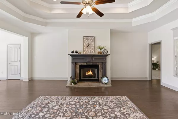 14 E Yellowstone, Hattiesburg, MS 39402