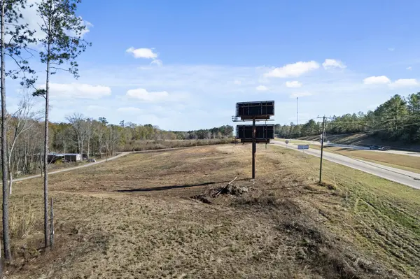 000 Hwy 98 E, New Augusta, MS 39462