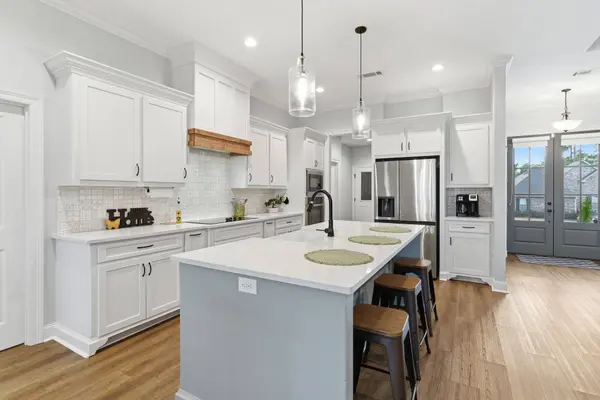 18 E Yellowstone, Hattiesburg, MS 39402