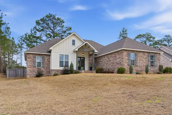18 E Yellowstone, Hattiesburg, MS 39402