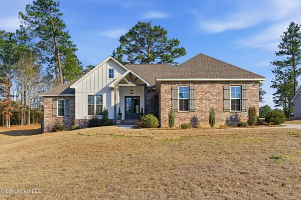 18 E Yellowstone Road, Hattiesburg, MS 39402