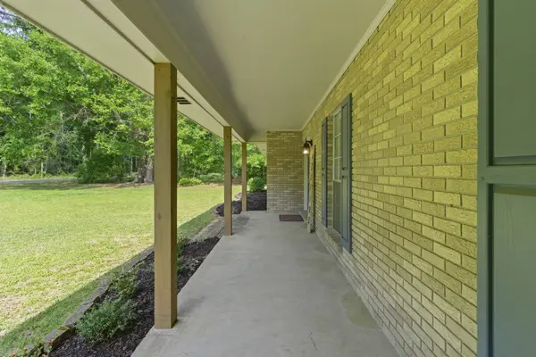 300 Ark Ln., Petal, MS 39465