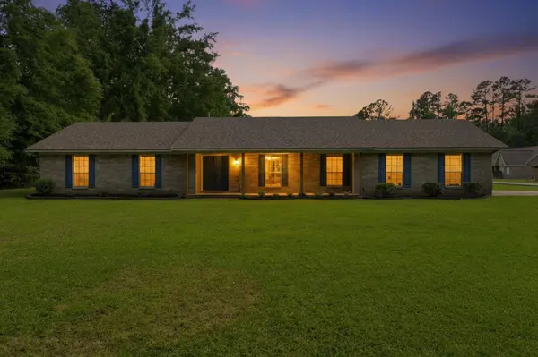 300 Ark Ln., Petal, MS 39465