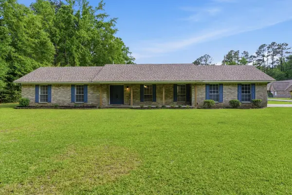 300 Ark Ln., Petal, MS 39465