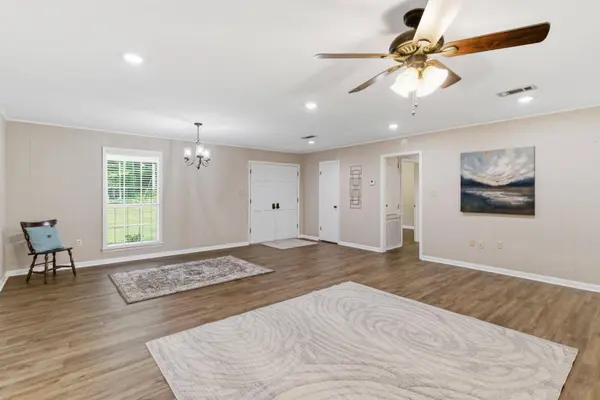 300 Ark Ln., Petal, MS 39465