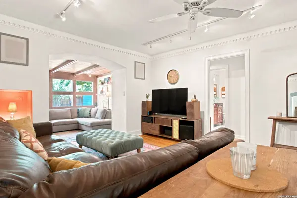 131 Harmon, San Antonio, TX 78209