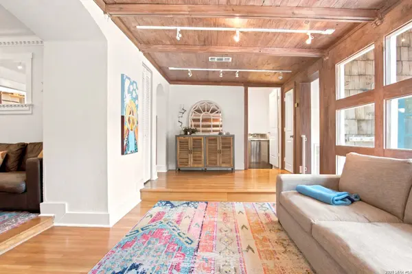 131 Harmon, San Antonio, TX 78209
