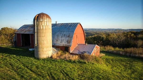 N23415 Oak Ridge Dr, Gale, WI 54630