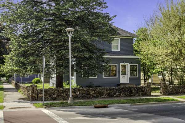 1126 7th St S, La Crosse, WI 54601