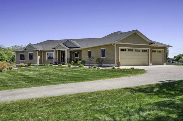 N7256 Cottonwood Ln, Holland, WI 54636