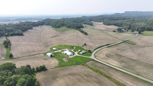 1000 Glomstad Rd, Holmen, WI 54636