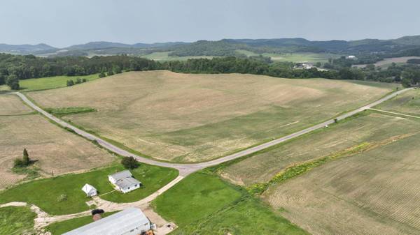 1000 Glomstad Rd, Holmen, WI 54636