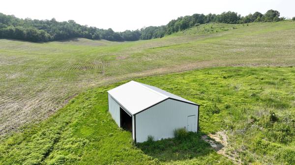 1000 Glomstad Rd, Holmen, WI 54636