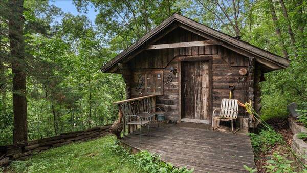 W2830 Russlan Coulee Rd, Barre, WI 54601