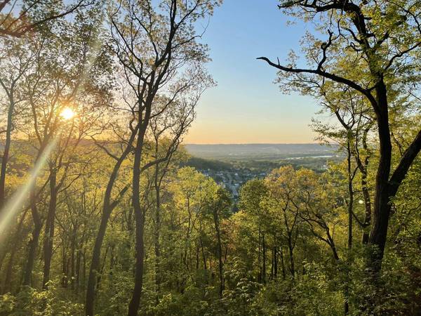 1555 Crescent Hills Dr, La Crescent, MN 55947