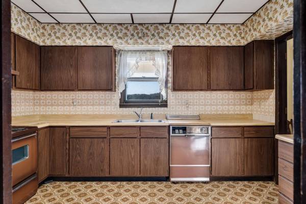 N15088 Hogden Rd, Caledonia, WI 54630