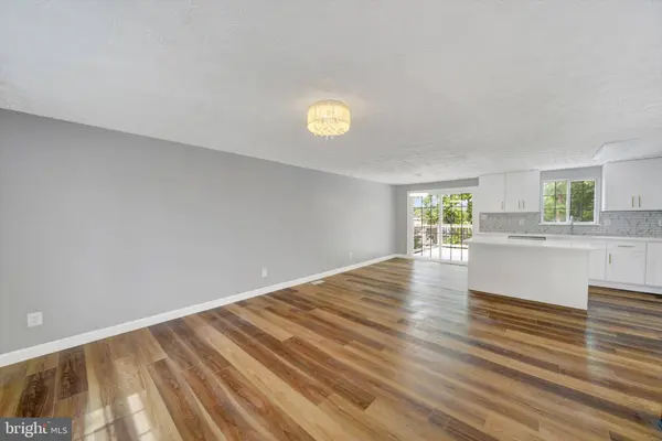 220 SANDHILL RD, Baltimore, MD 21221