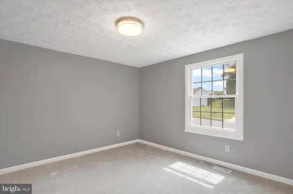 220 SANDHILL RD, Baltimore, MD 21221