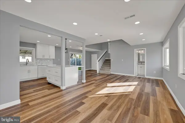 2 ARMOR CT, Baltimore, MD 21220