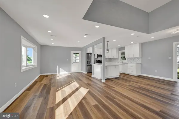 2 ARMOR CT, Baltimore, MD 21220