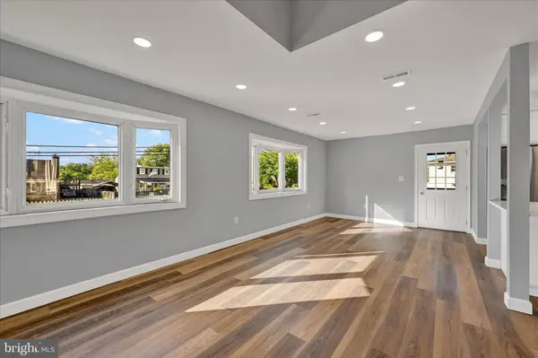 2 ARMOR CT, Baltimore, MD 21220