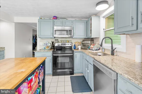 2 TOPWOOD CT, Parkville, MD 21234