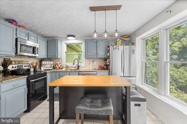 2 TOPWOOD CT, Parkville, MD 21234